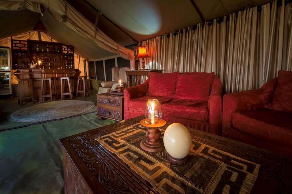 Karibu Camps And Lodges Lions Paw Ngorongoro คาราทู ร้านอาหาร รูปภาพ