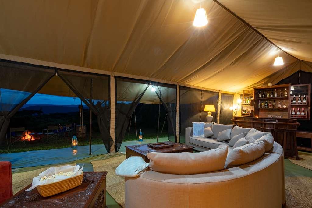 Karibu Camps And Lodges Lions Paw Ngorongoro คาราทู ร้านอาหาร รูปภาพ